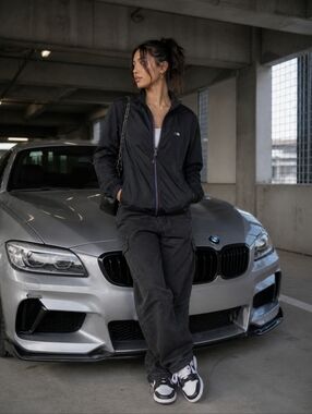 NEW BMW M3 Full Zip Lightweight Windbreaker Black Jacket Women’s Small